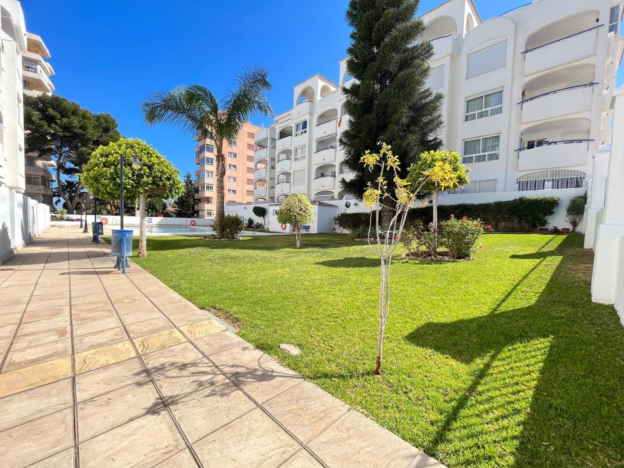 Appartement Spacieux Avec Terrasse Et Piscine Benalmadena Exterior photo